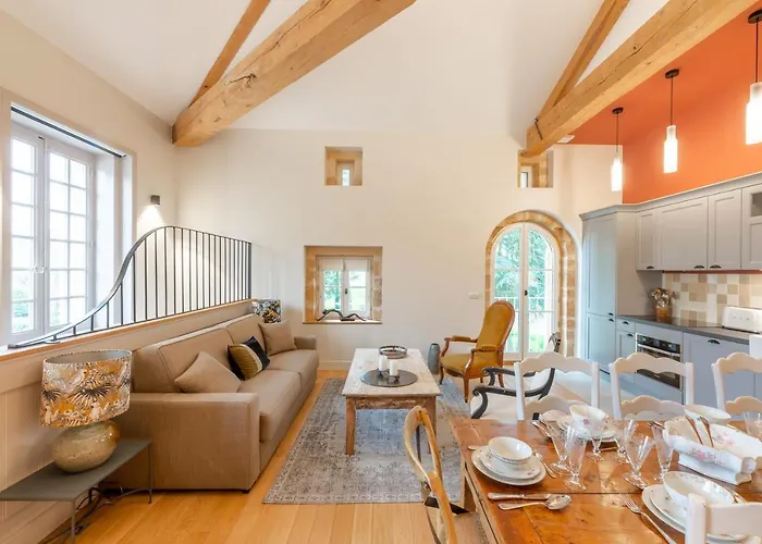 Chateau De Champ-renard