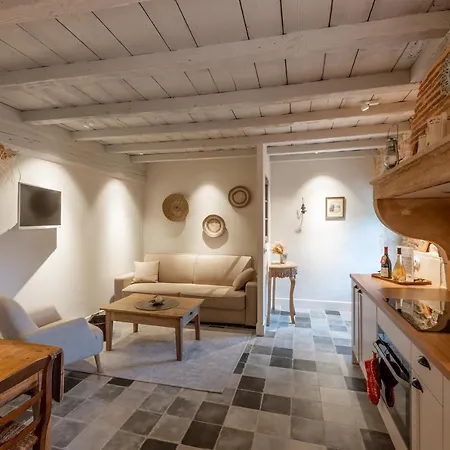 Chateau De Champ-renard