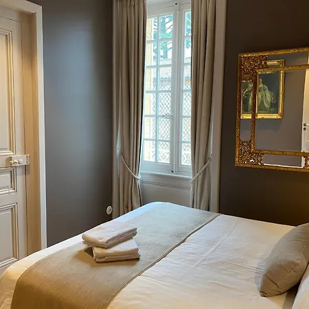 Chateau De Champ-renard